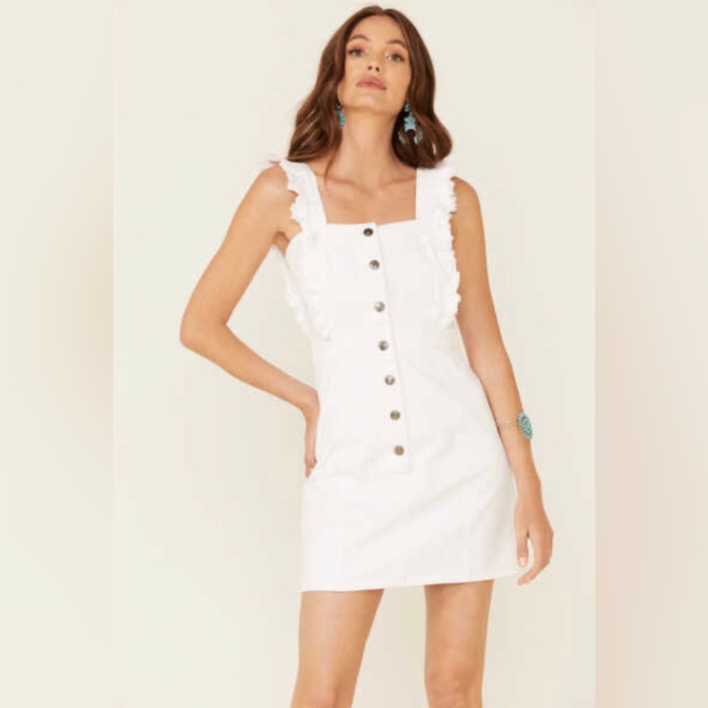 Contry Outfitter Revel Women’s White Fray Edge Ruffle Denim Dress